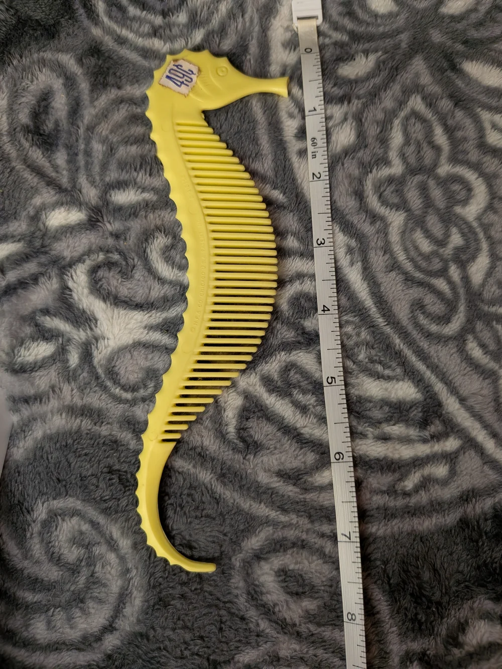 Yellow Seahorse-Shaped Hair Comb